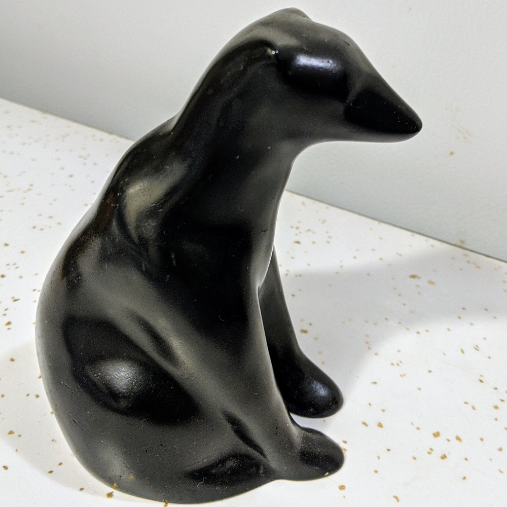 Vintage pearlite stonecraft bear.